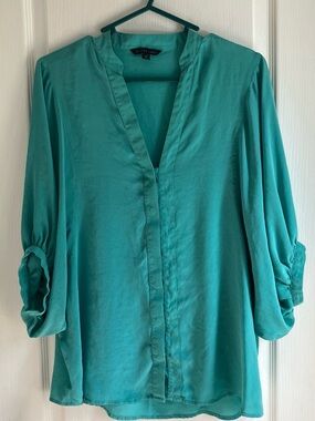 Blaque Label teal green blouse 100% silk with button up front M